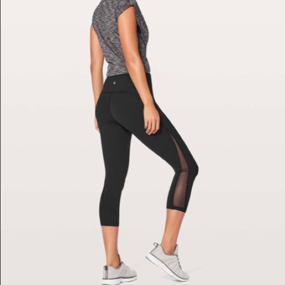 Lululemon Train Times Crop 21" - Size 10, Black - EUC